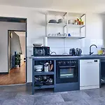 Apartmán Urban 5th Floor Near Station *
